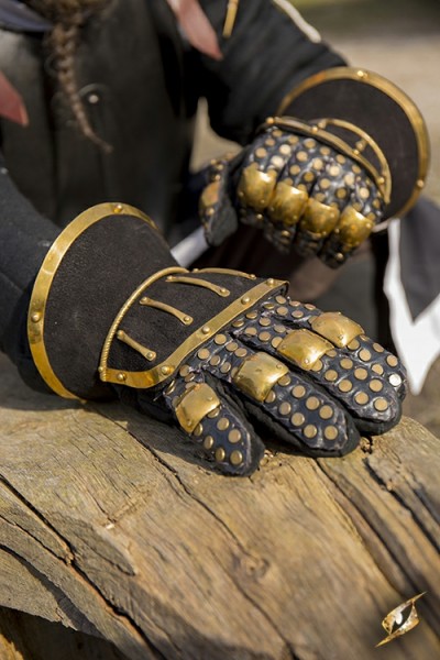 Hourglass Gauntlet