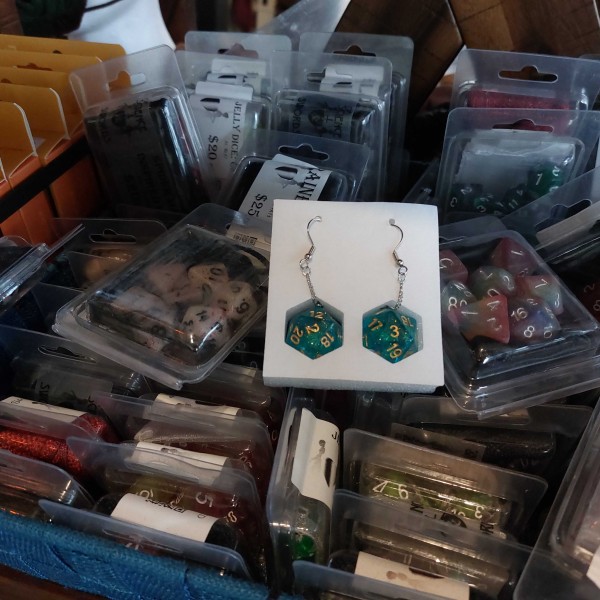 Aurora D20 Pendant Earings