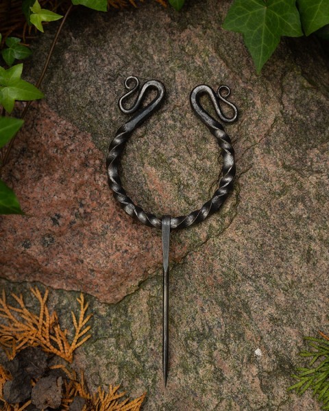 Cloak Pin - Lyra