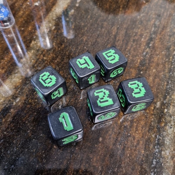 Retro Gaming Six Sided Dice - Text