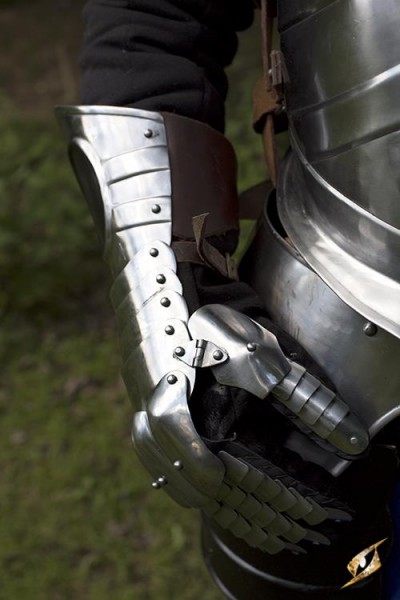Conquest Black Ice Gauntlets