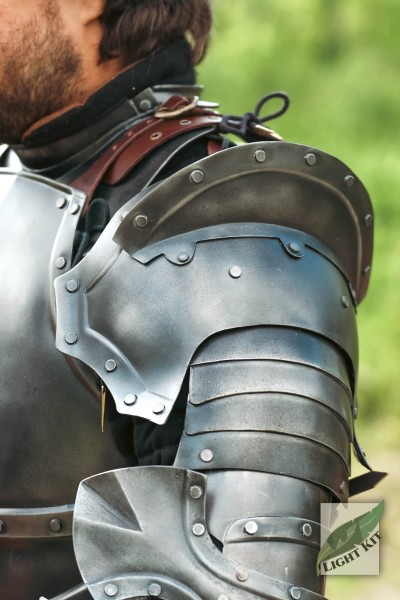 Captain Pauldrons - Light Kit